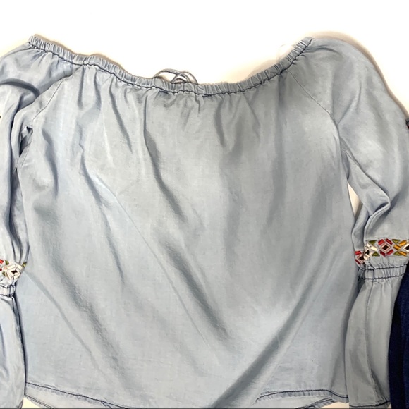 Cupcakes & Cashmere Off Shoulder Embroidery Top S - Picture 7 of 7